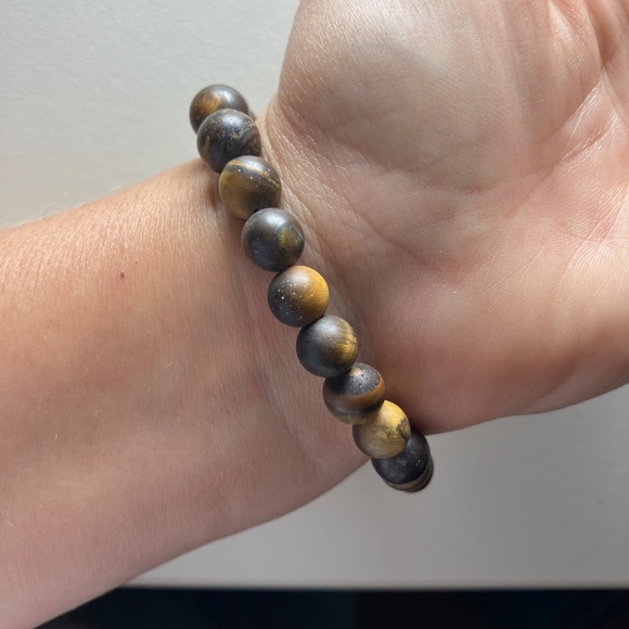 Matte Elastic Tiger's Eye Beaded Bracelet - Picture 2 of 5